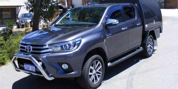 Toyota Hilux Metallic Dual Cab